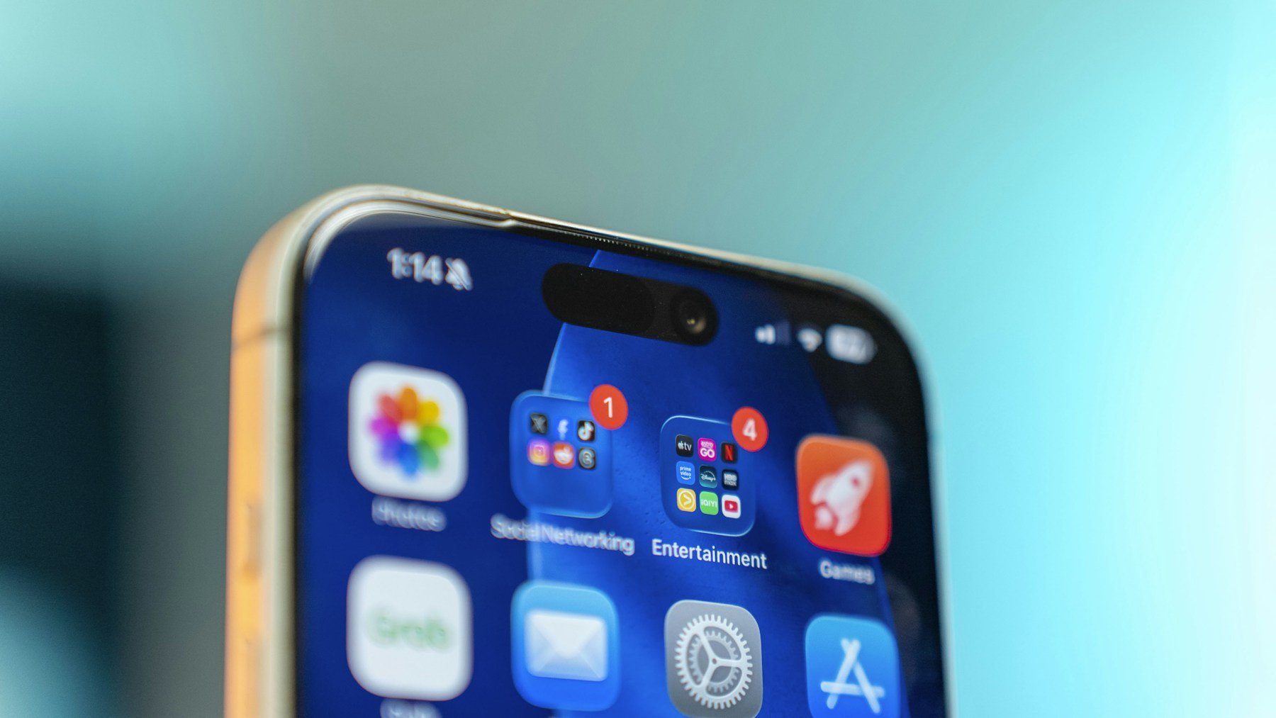 PWA mı native uygulama mı: Mobil cihazın ana ekranındaki uygulama simgeleri